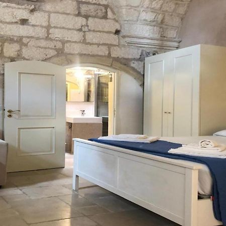 Odegos Monolocali Vico Sant'Antonio Villa Carpignano Salentino Eksteriør bilde