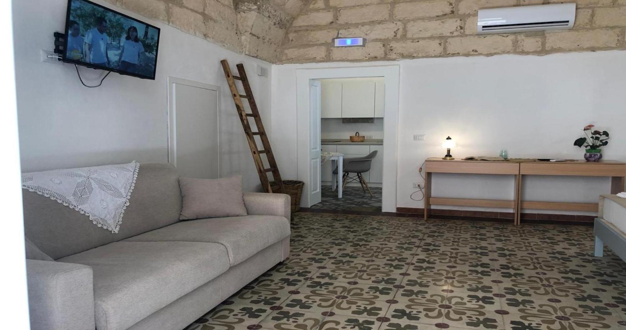 Odegos Monolocali Vico Sant'Antonio Villa Carpignano Salentino Eksteriør bilde
