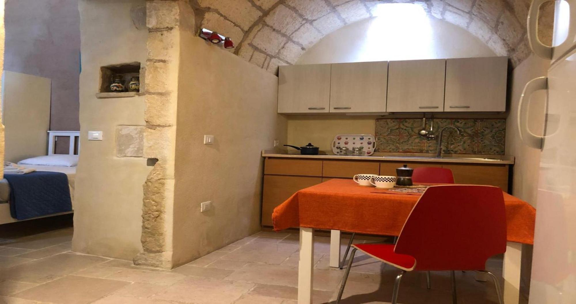 Odegos Monolocali Vico Sant'Antonio Villa Carpignano Salentino Eksteriør bilde