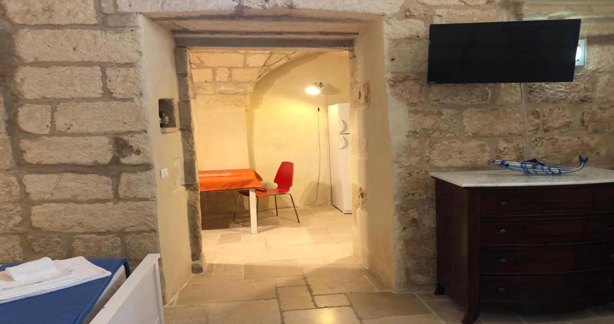 Odegos Monolocali Vico Sant'Antonio Villa Carpignano Salentino Eksteriør bilde