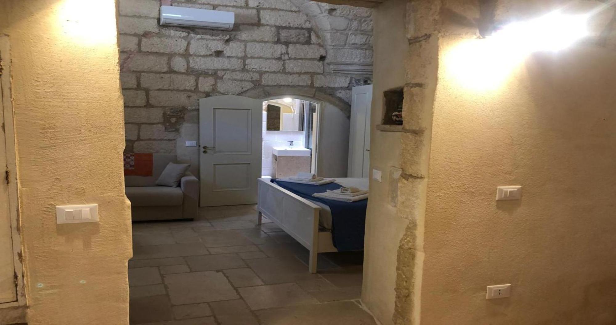Odegos Monolocali Vico Sant'Antonio Villa Carpignano Salentino Eksteriør bilde