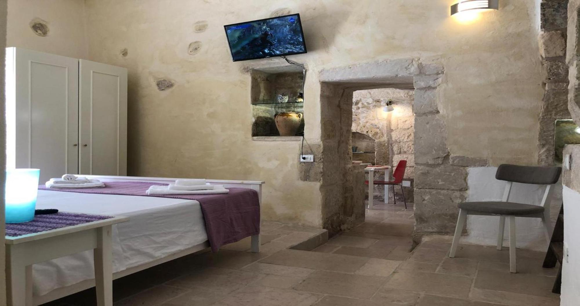 Odegos Monolocali Vico Sant'Antonio Villa Carpignano Salentino Eksteriør bilde